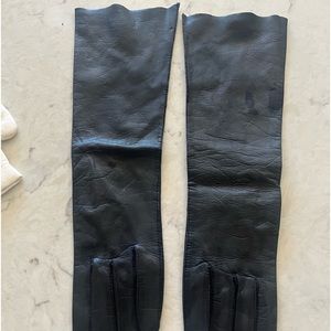 Beautiful Italian leather gloves, long gloves great shape